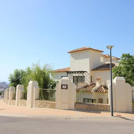 Apartment Adosado De Estilo Mediterraneo, Con Jardin Y Vistas *