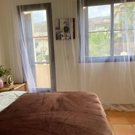 Apartment Adosado De Estilo Mediterraneo, Con Jardin Y Vistas *