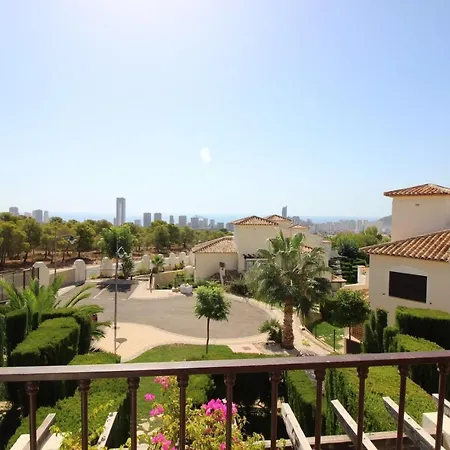Apartment Adosado De Estilo Mediterraneo, Con Jardin Y Vistas *