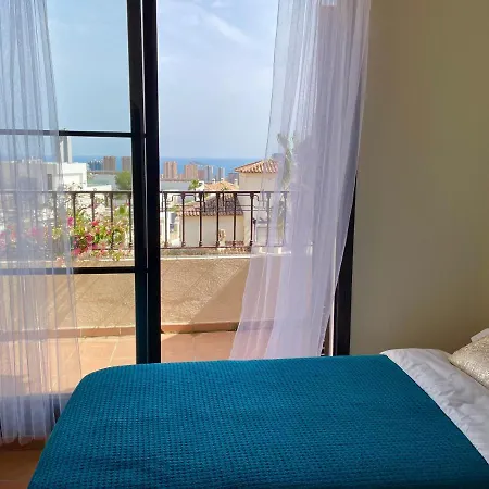Adosado De Estilo Mediterraneo, Con Jardin Y Vistas Finestrat