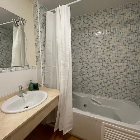Adosado De Estilo Mediterraneo, Con Jardin Y Vistas Apartment *